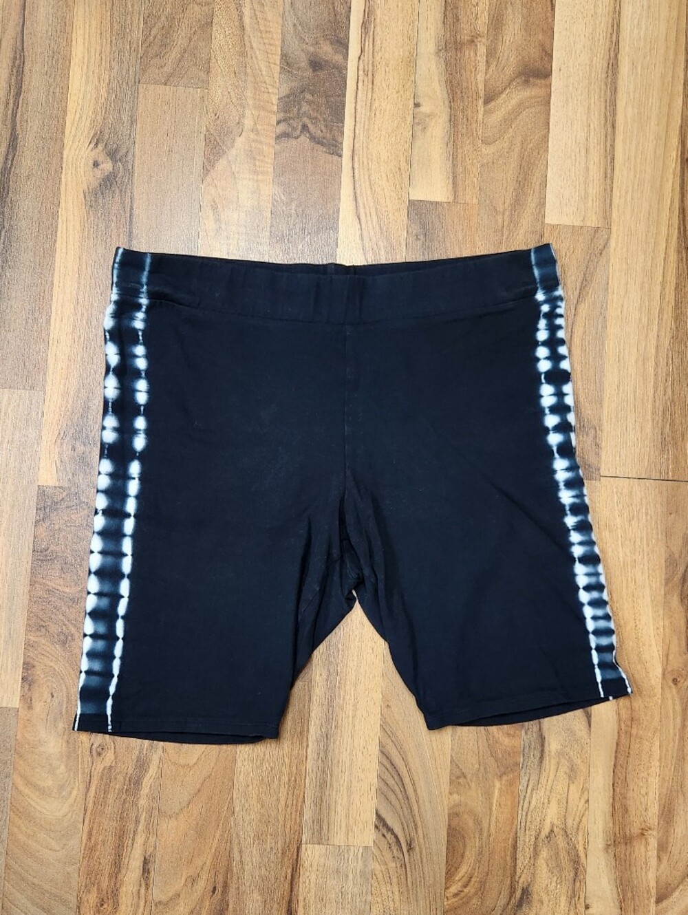 Torrid Bike Shorts black white Tie Dye Size torrid 2